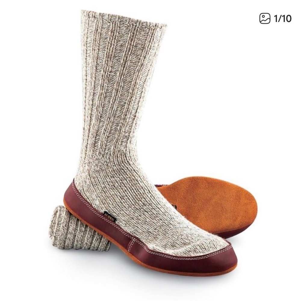 Acorn Tan and Brown Women's Slippers socks 🧦